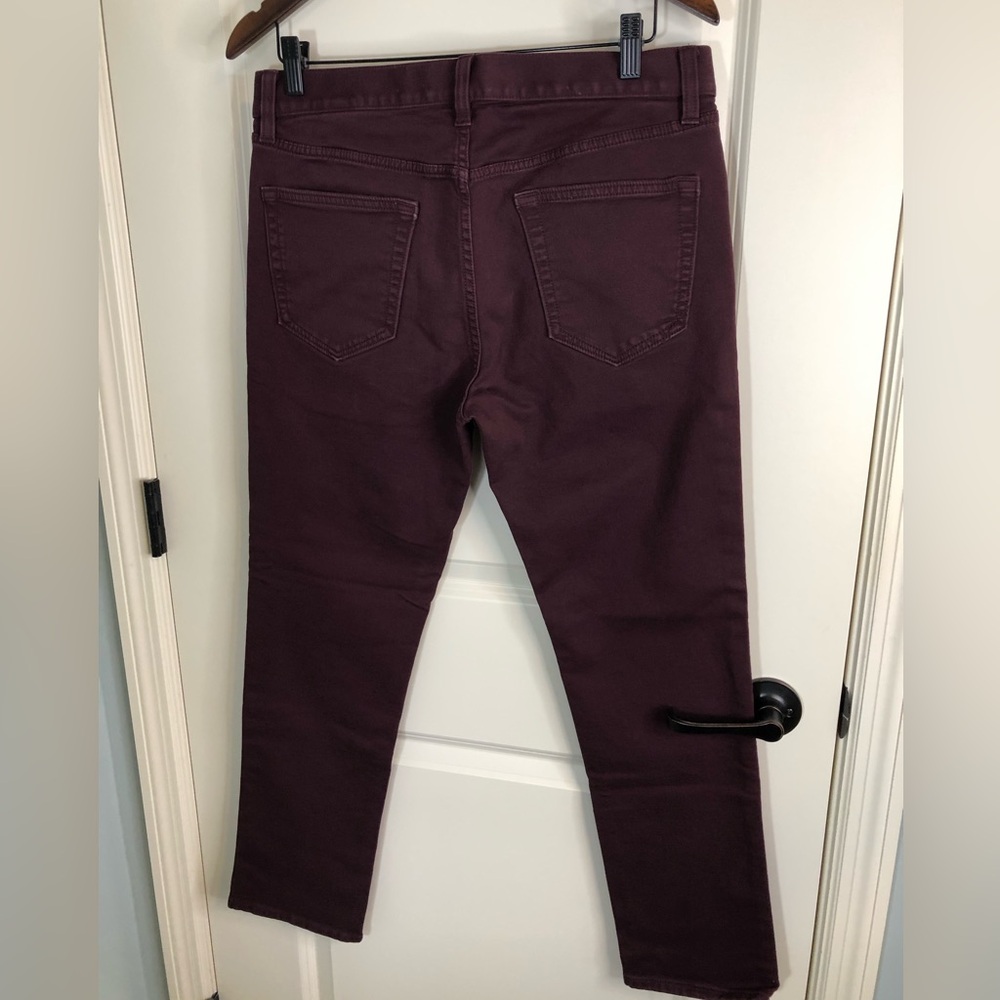 Banana Republic Men’s Travelers Jeans. Blackberry Wine. Slim fit 32 X 30 - Picture 3 of 9